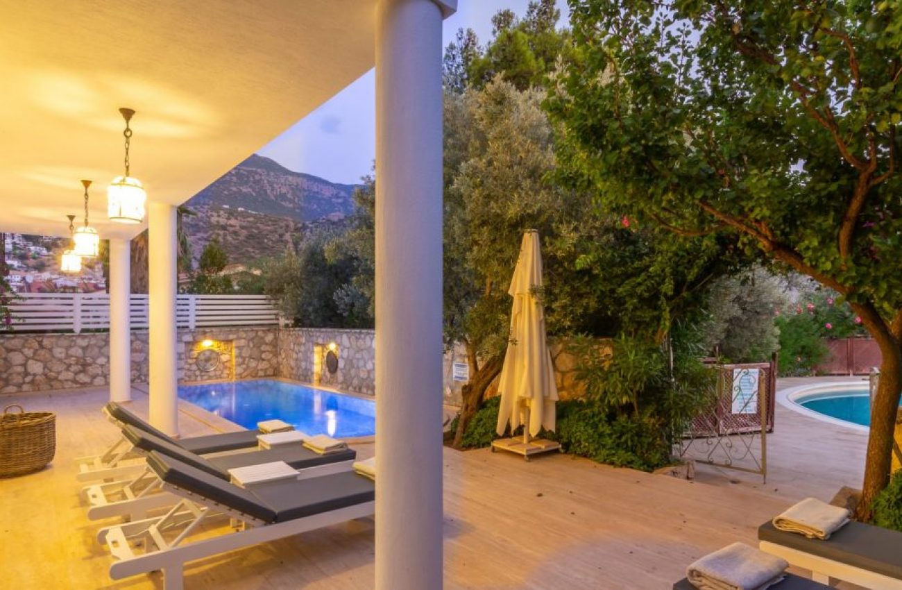 Beyaz Ev Korsan Kalkan